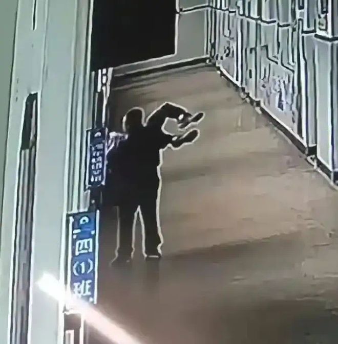 事件后续：父母把事做绝熊孩子付出代价开元棋牌网站报应不爽！瑞安呲水老师(图6)